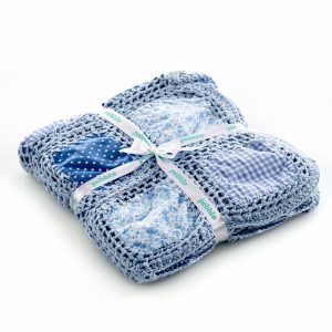 Manta de Crochê para Bebé 100% algodão unidos por uma técnica chamada de patchwork.