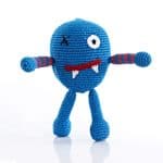 Monstro “Assustador” Azul em Crochê c/ Chocalho