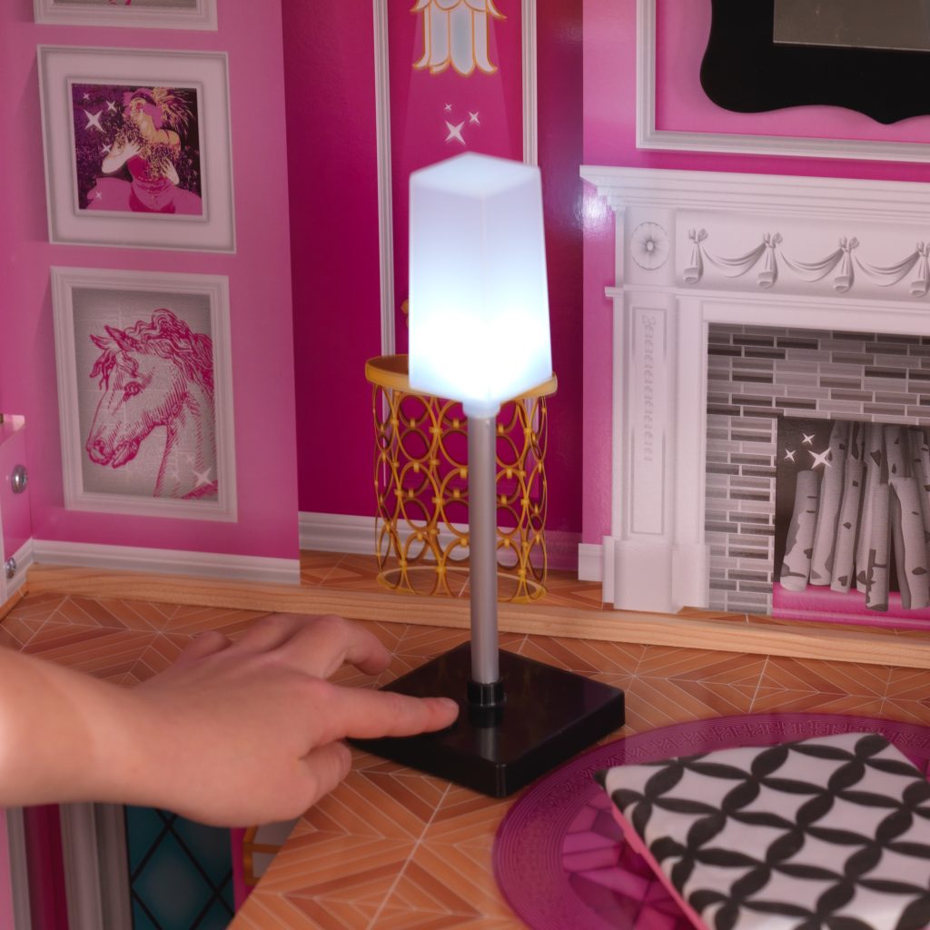 Casa de bonecas Mansão Shimmer tem um candeeiro que acende