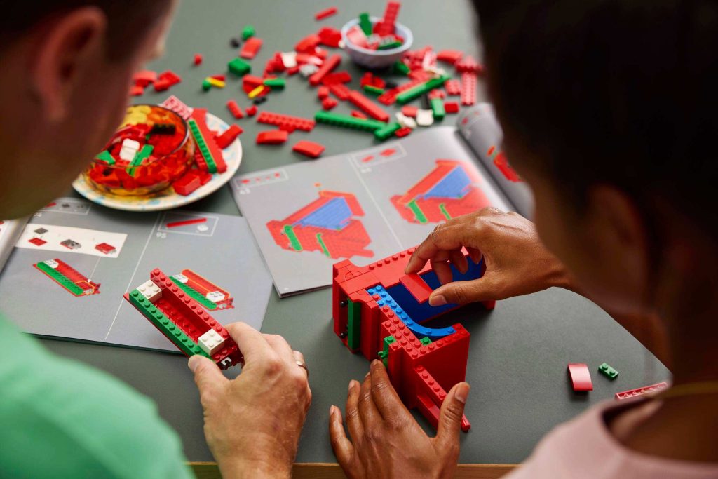 LEGO 31214 LOVE pode ser construido a dois!