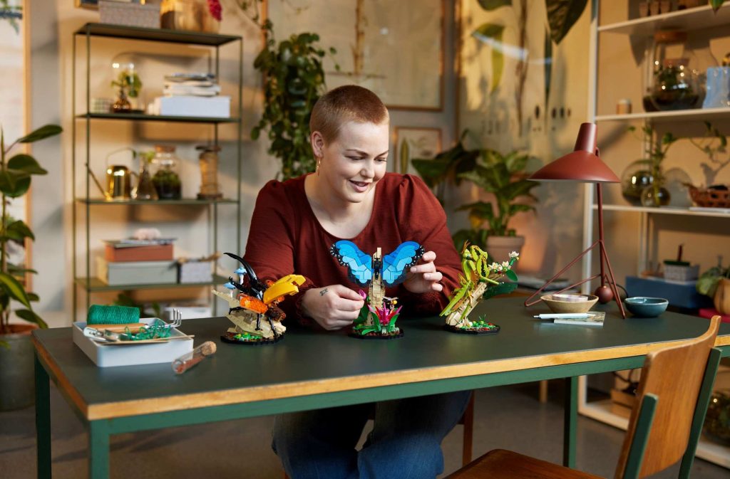 Babystore.pt - Bens para Bebés e Crianças de 0 a 6 Anos LEGO 21342 Coleção de Insetos a ser admitrado por um adulto